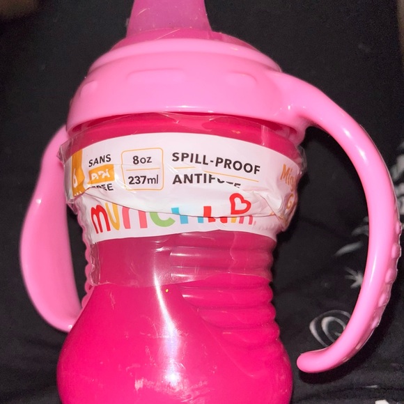 🎬🎬🎬SENT AS FREE GIFT 2 items:formula dispenser, & sippy cup, new and sealed. - Picture 2 of 3